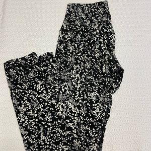 Lululemon yoga pant- size 4. Great condition